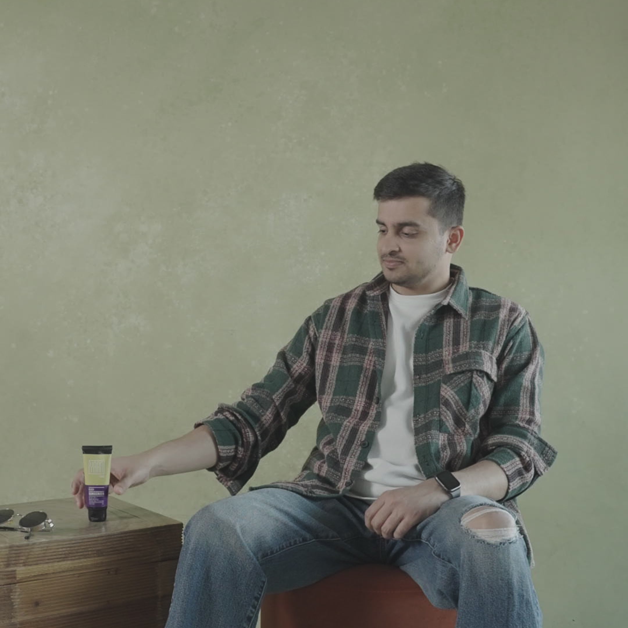 Load video: Reign Sun screen